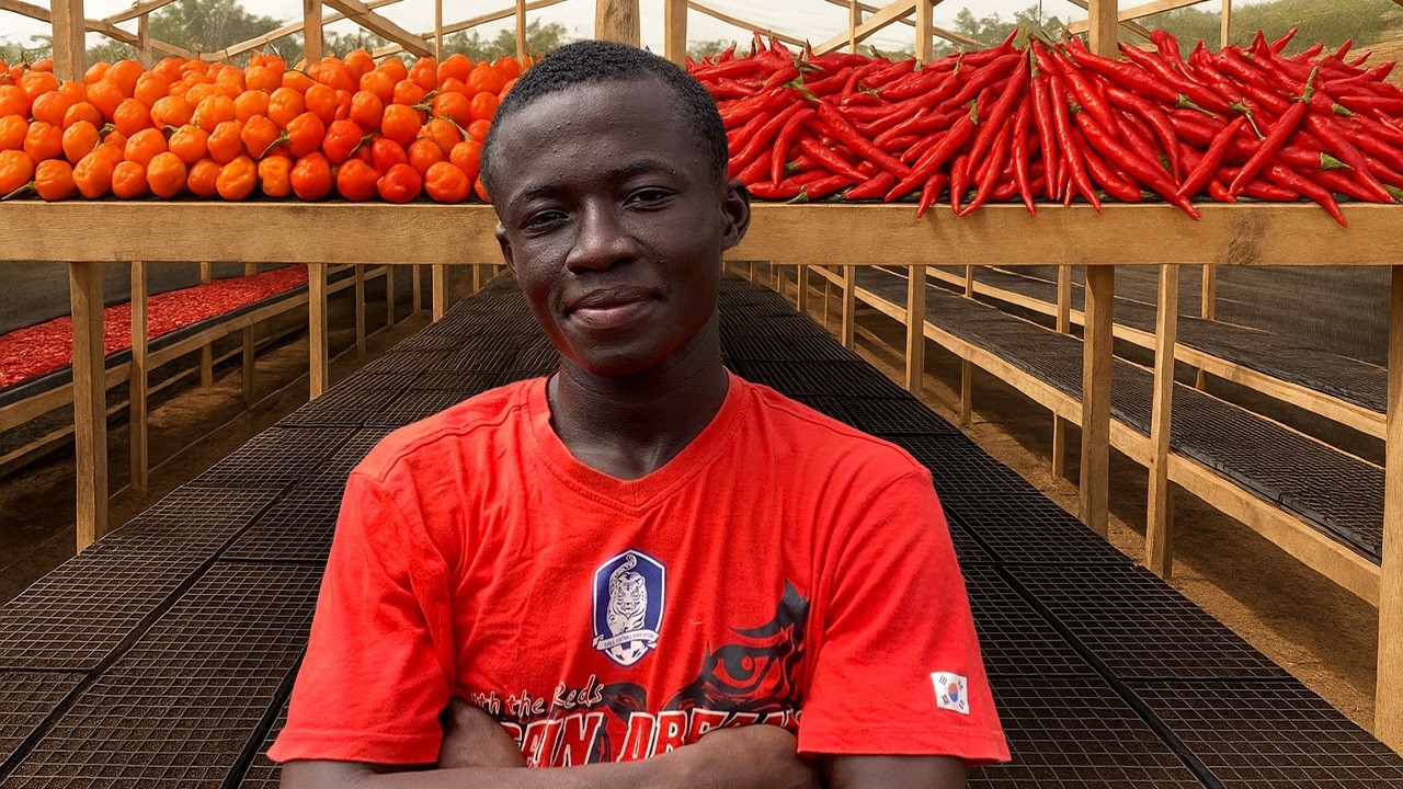 HOW A 21-YEAR-OLD GHANAIAN OPERATES A 10 ACRE FARM IN AFRICA