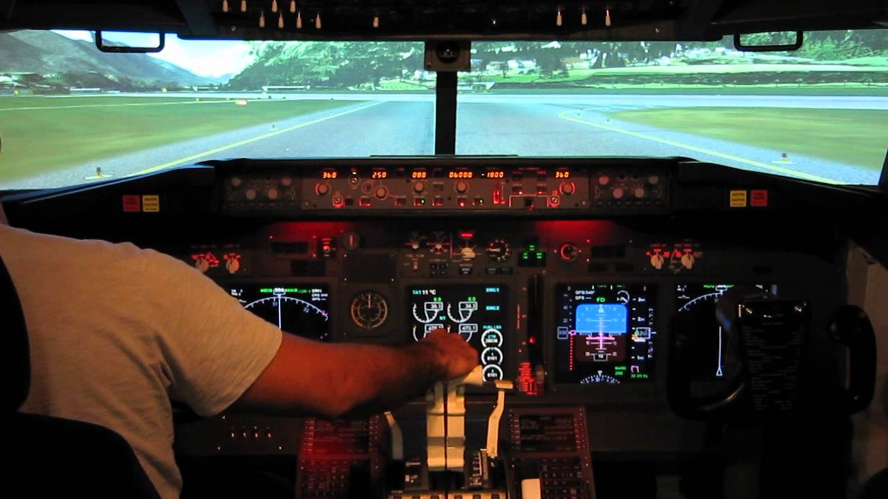 737-800 home made cockpit   take off from Innsbruck