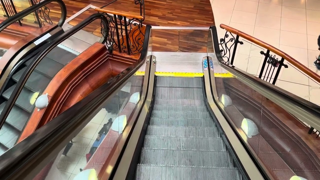 Glasgow, Scotland. 6x Thyssen Escalator ride at Princes Square Shopping Centre - very nice decor!!
