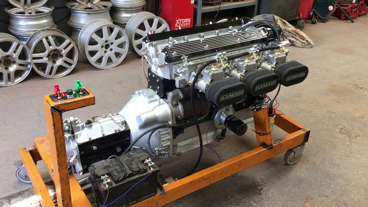Jaguar E-Type S2 4.2 build engine first start up on stand
