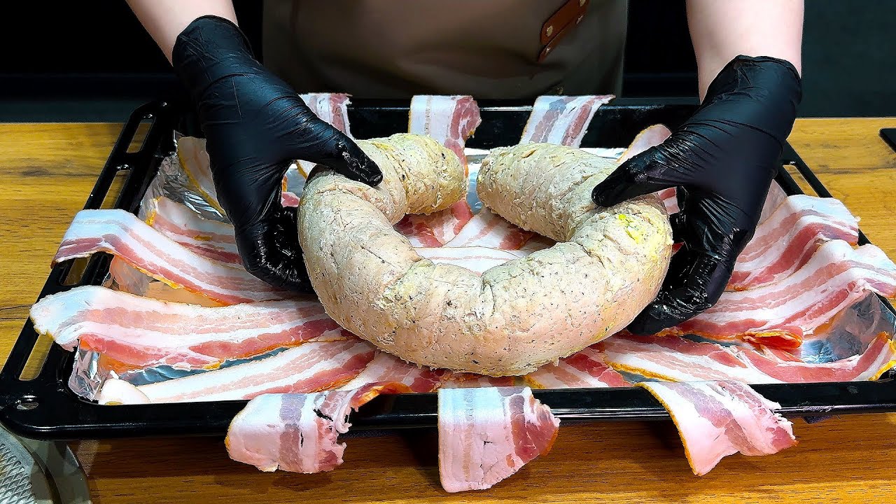 Мясной рулет в беконе: лучшее угощение для любителей мяса! 🍖🤤