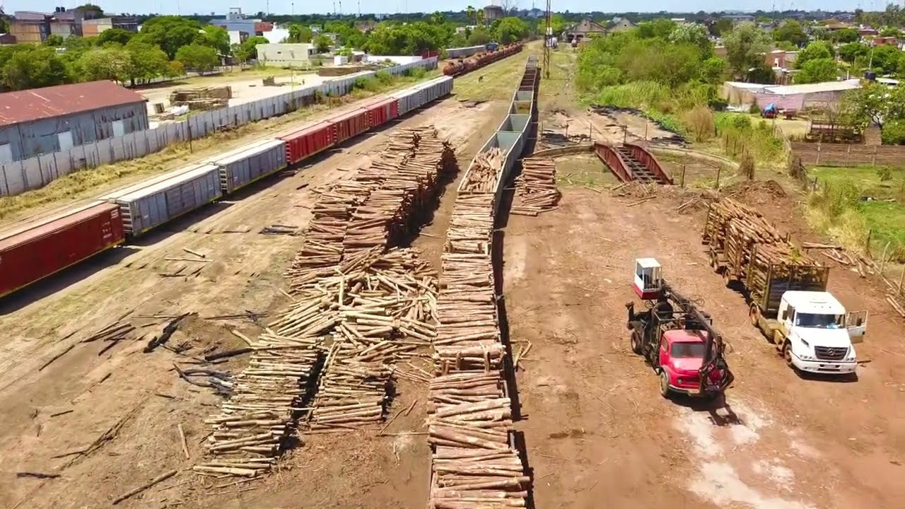 conocimos la estación del tren en resistencia!! provincia del chaco , es increíble lo que cargan .