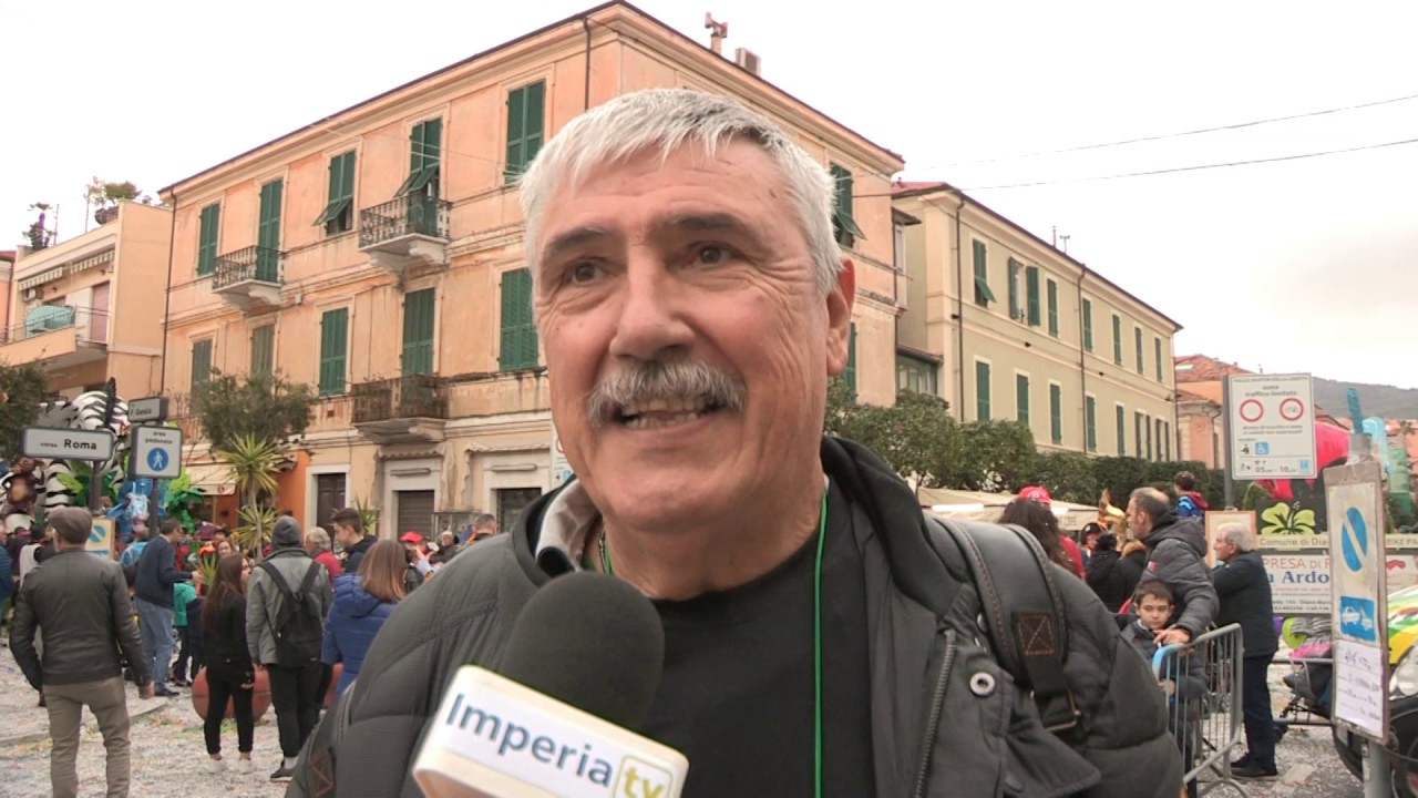 A DIANO MARINA GIORNATA DI FESTA E DIVERTIMENTO CON I CARRI DI CARNEVALE