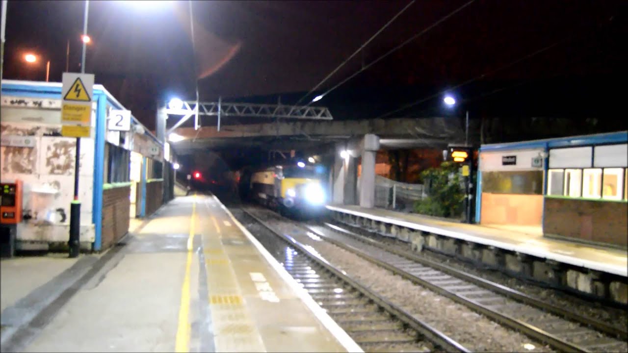 Direct Rail Services 57305 & 20305 Pass Winsford with 6K73 Flasks, 20/01/15