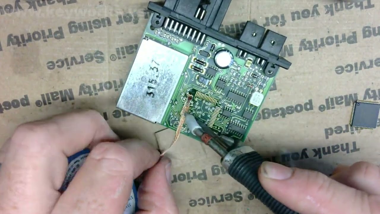 How locksmiths program new transponders to a Chrysler Crossfire immobilizer