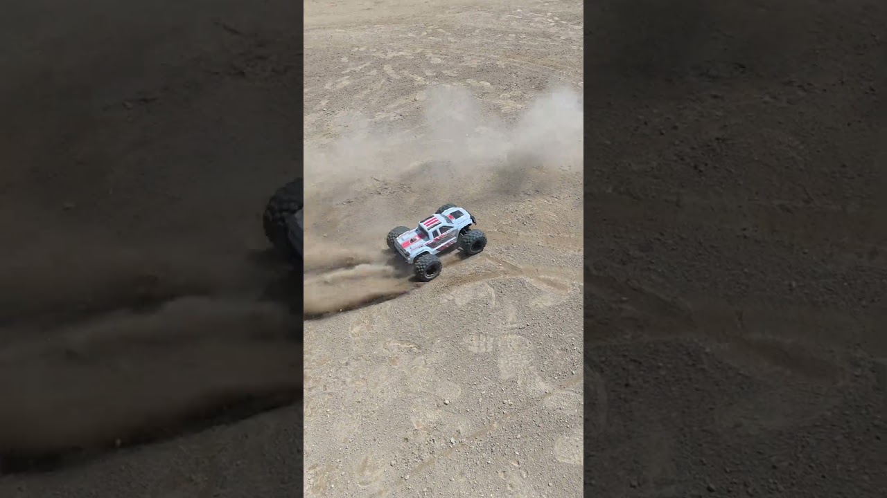 MJX Hyper Go 10208 Park Bash #rc #rccars #remotecontrolcar #rccar #mjxhypergo #mjxhypergo10208
