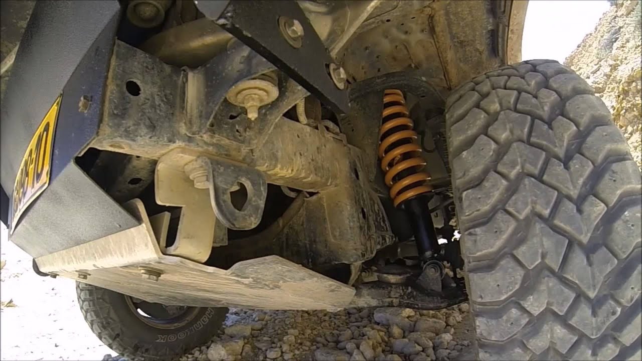 Toyota Land Cruiser Prado 90 front suspension. Maale Avraham.