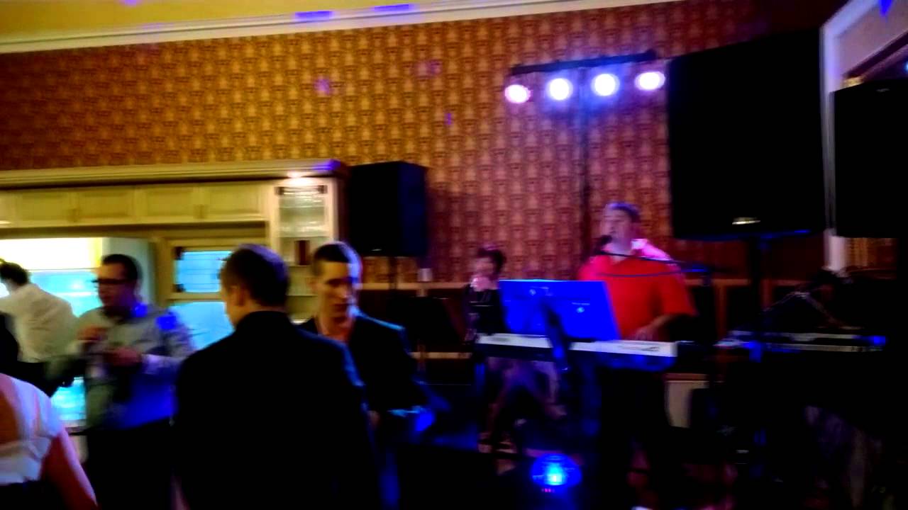 Azt suttogja