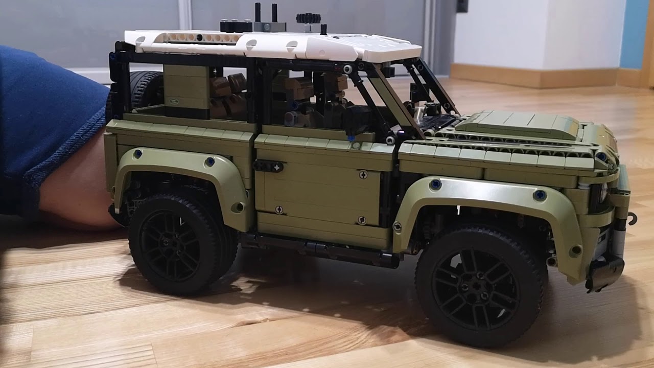 Lego Technic  42110 Land Rover Defender!
