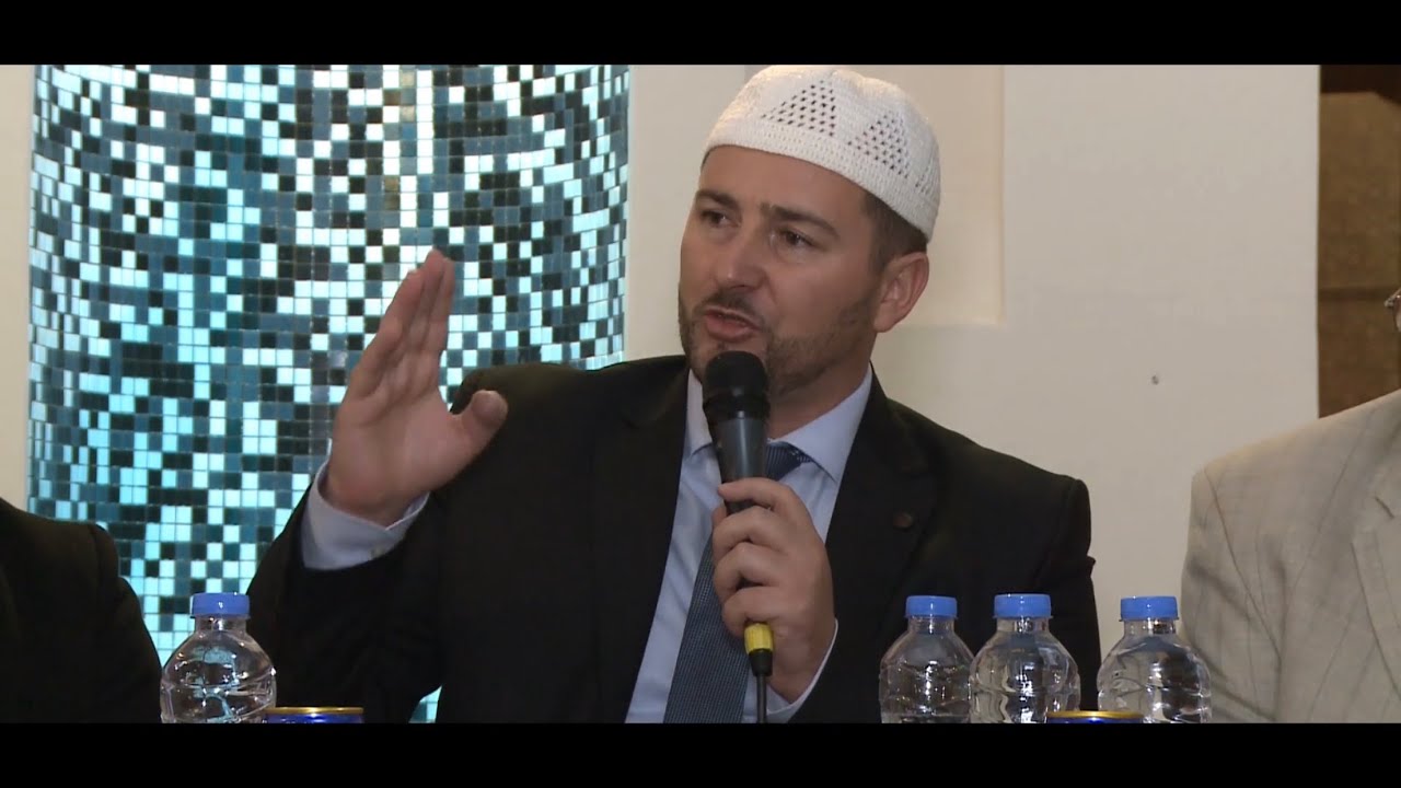 Teolog Ardian Sejdiu në Xhamin e Dürenit