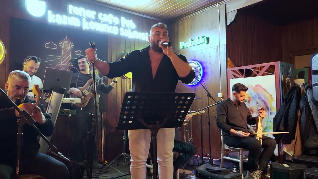 Mustafa Alptekin - Şimdi Geldi Ağlamanın Zamanı Canlı Performans - Arhavi fenerpub sahnesi