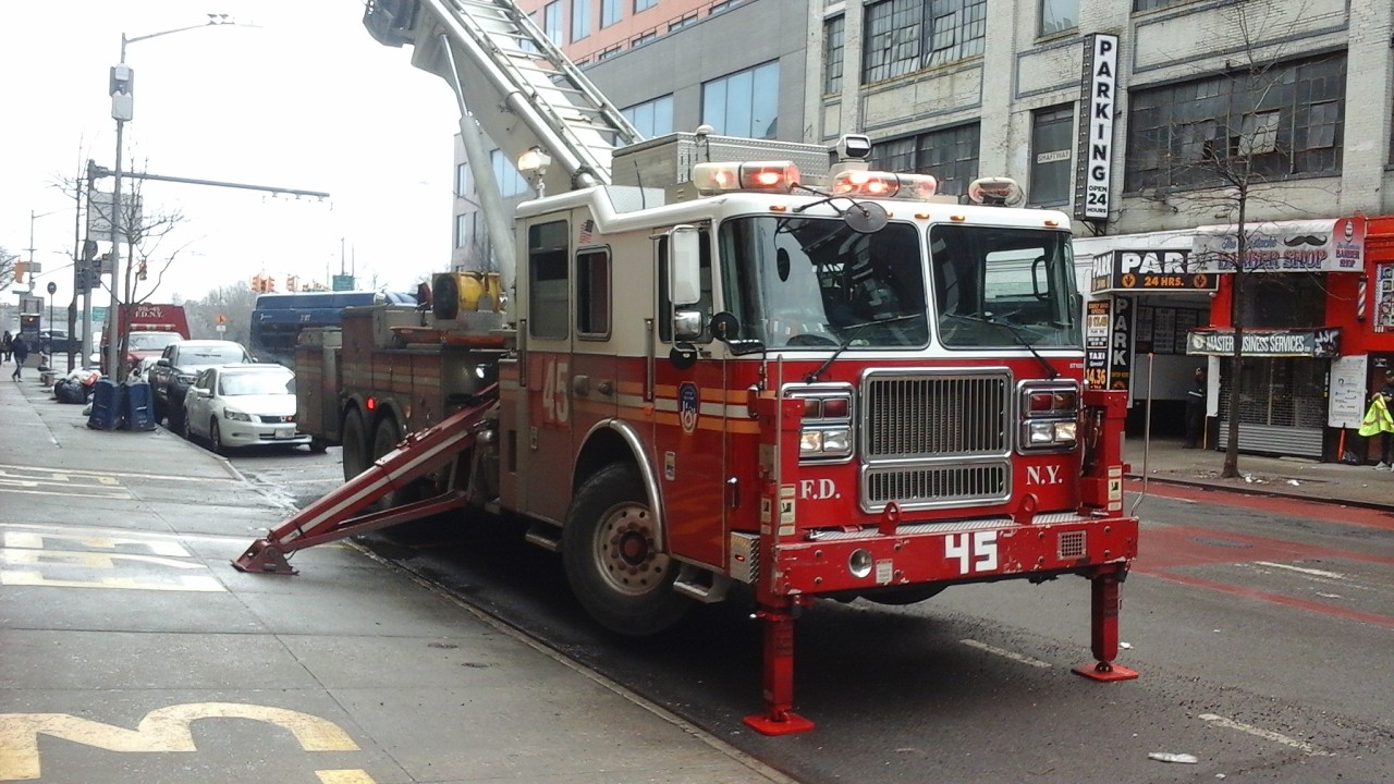 Fdny Ladder 45 Conducting Training