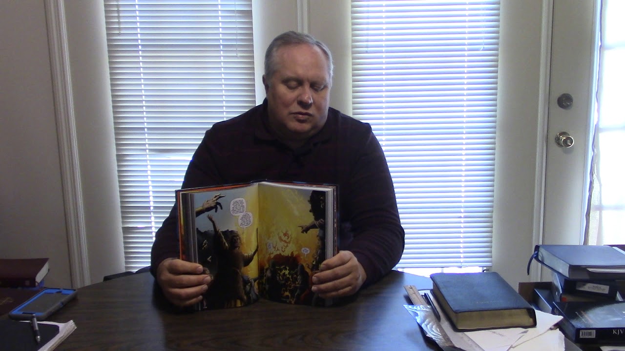 Эпическая Библия NLT от Тиндейла с художниками Marvel и DC