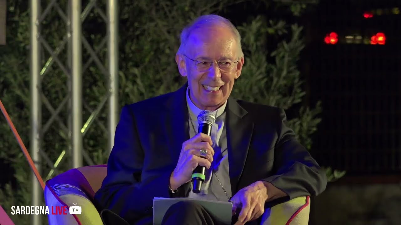 Siniscola. Gigi Sanna dialoga con il vescovo Antonello Mura
