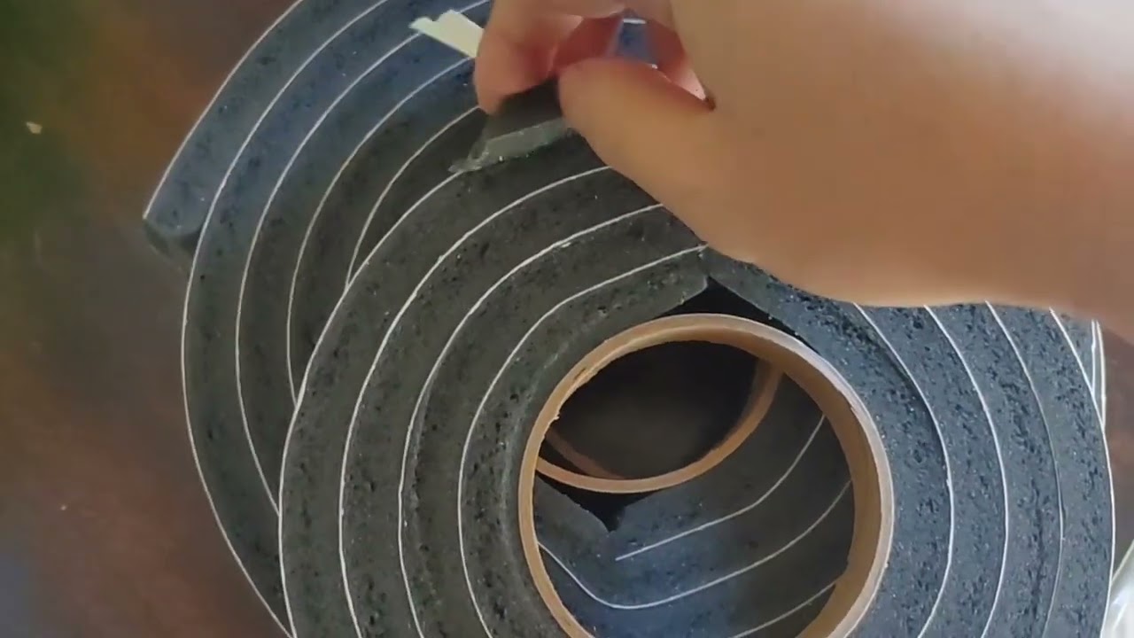 Duck Brand Self Adhesive Foam Weatherstrip Seal for Extra Large Gaps, 30 Total Feet, Window and Door