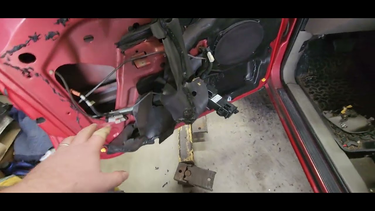 1999 to 2004 Jeep WJ Grand cherokee factory Alarm problem with door lock