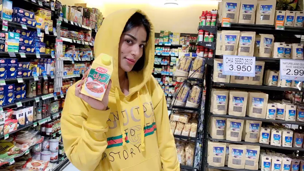 طقطقا نورة العميري مع توتة في السوبر ماركت يموت ضحك 😍🤣