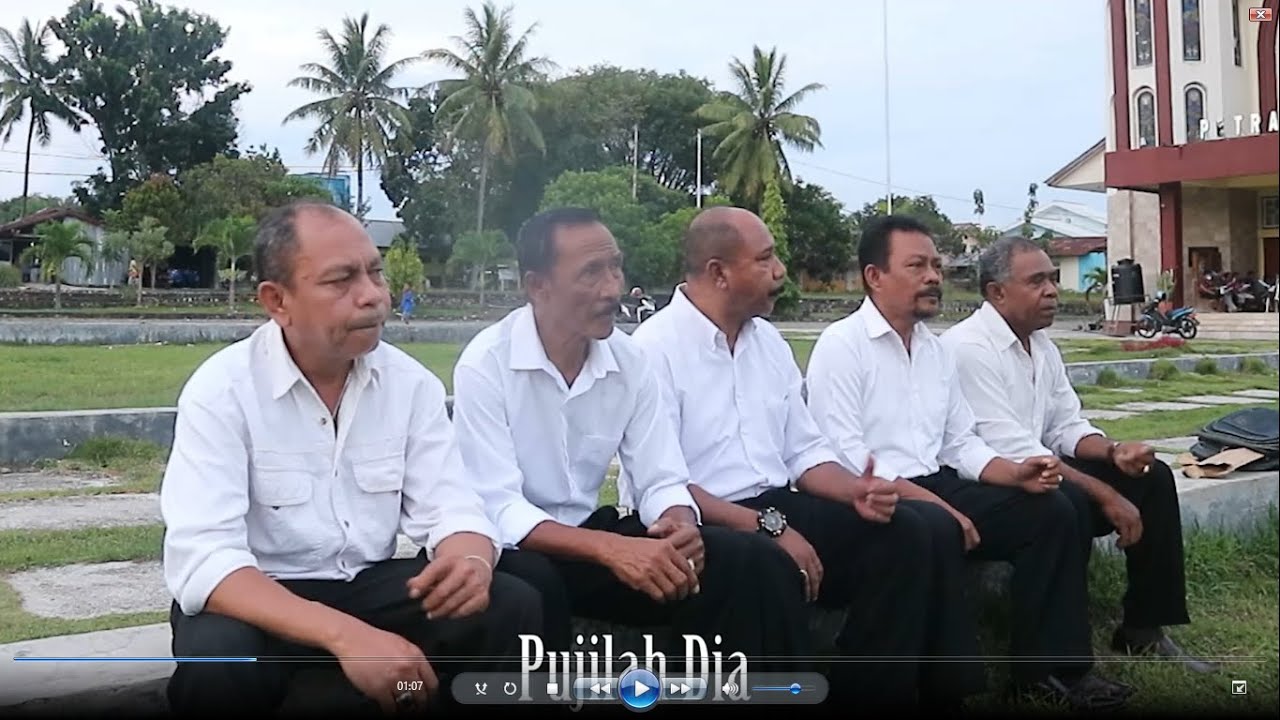 Pujilah Dia ; Lagu Pop Rohani ; Cipt. Emy Makatita ; Vocal: Vg. Nafiri Petra & Petra Singers