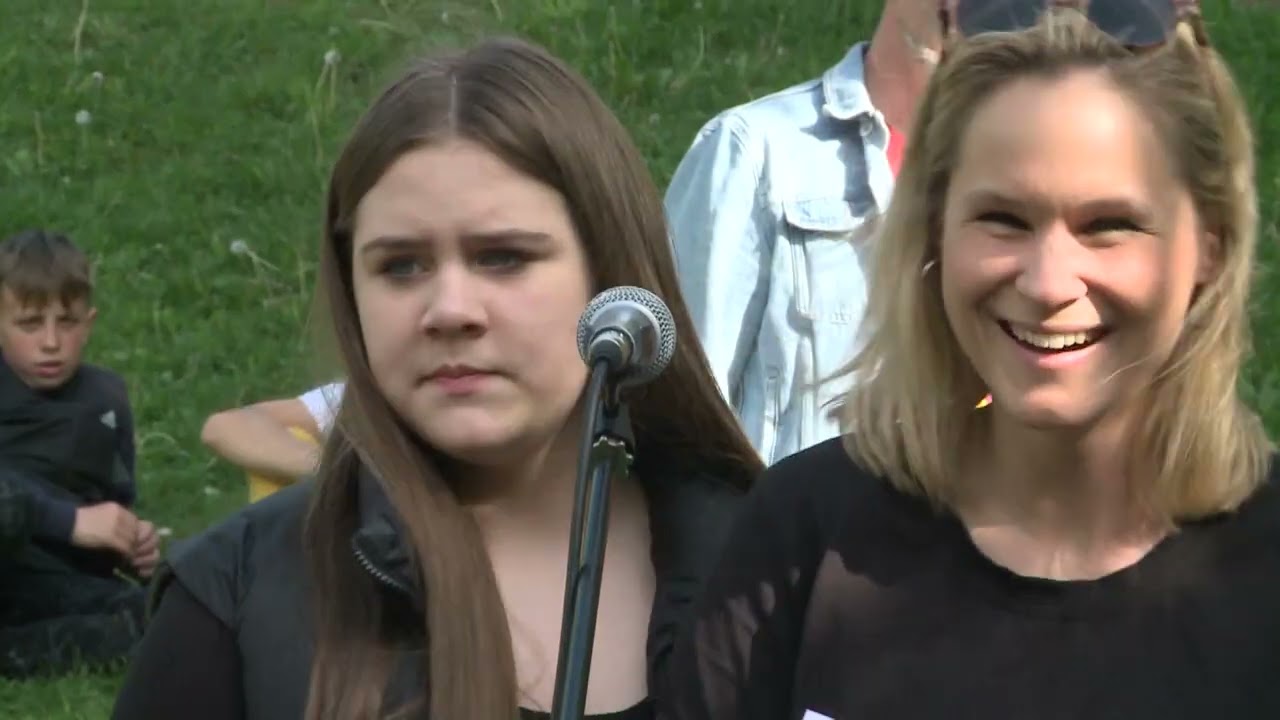 9Tv - Zen&eacute;s performansz a Haller-parkban!