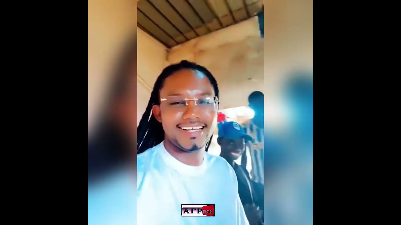 Regarder Pape Sidy et le Maïga très Belle conversation et très drôle