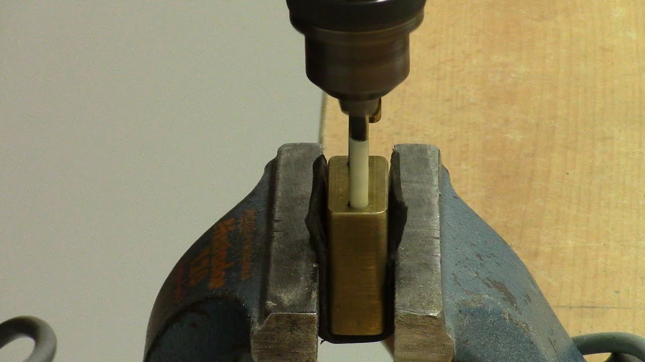 (picking 320) Picking/gutting/reassembling a riveted American padlock - thanks to Pete for the parts
