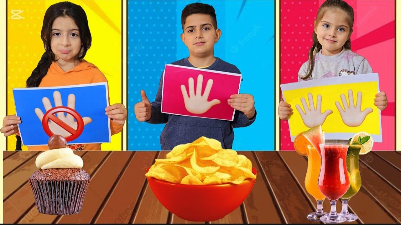 تحدي الأكل يد بدون يد يدين ! 🖐ريناد ضد ياسر حظ ريناد بالتحدي 🤣 (اقوى تحدي)🔥