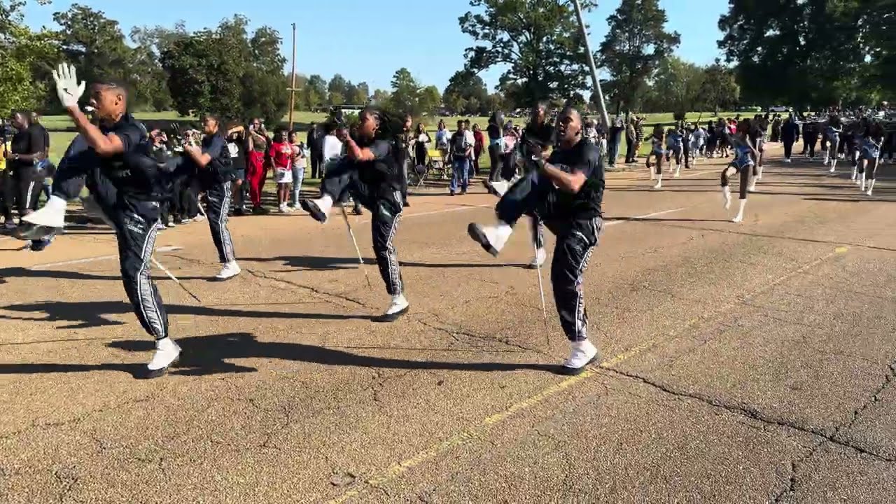 Оркестр Jackson State Marching Orchestra — парад выпускников Университета Джексона 2025