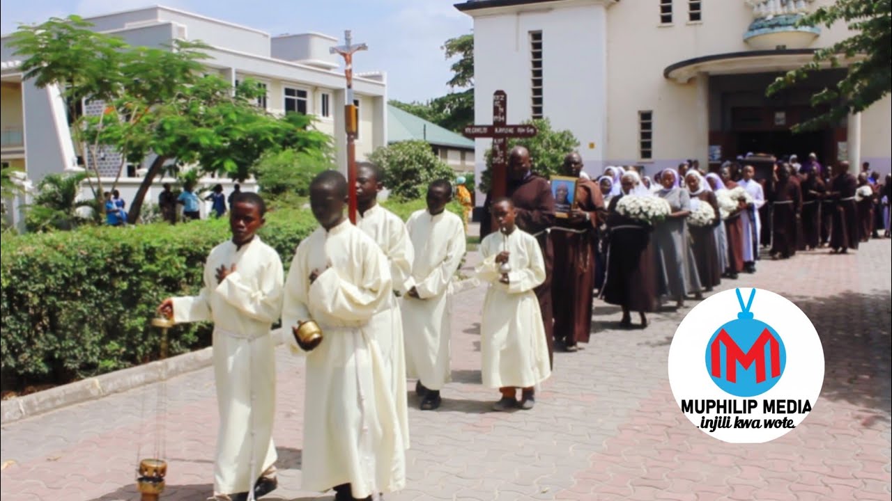 MWILI WA MAREHEMU NDG.CAMILIUS KAVISHE OFMCap ULIVYOTOLEWA KANISANI KWENDA MAKABURINI
