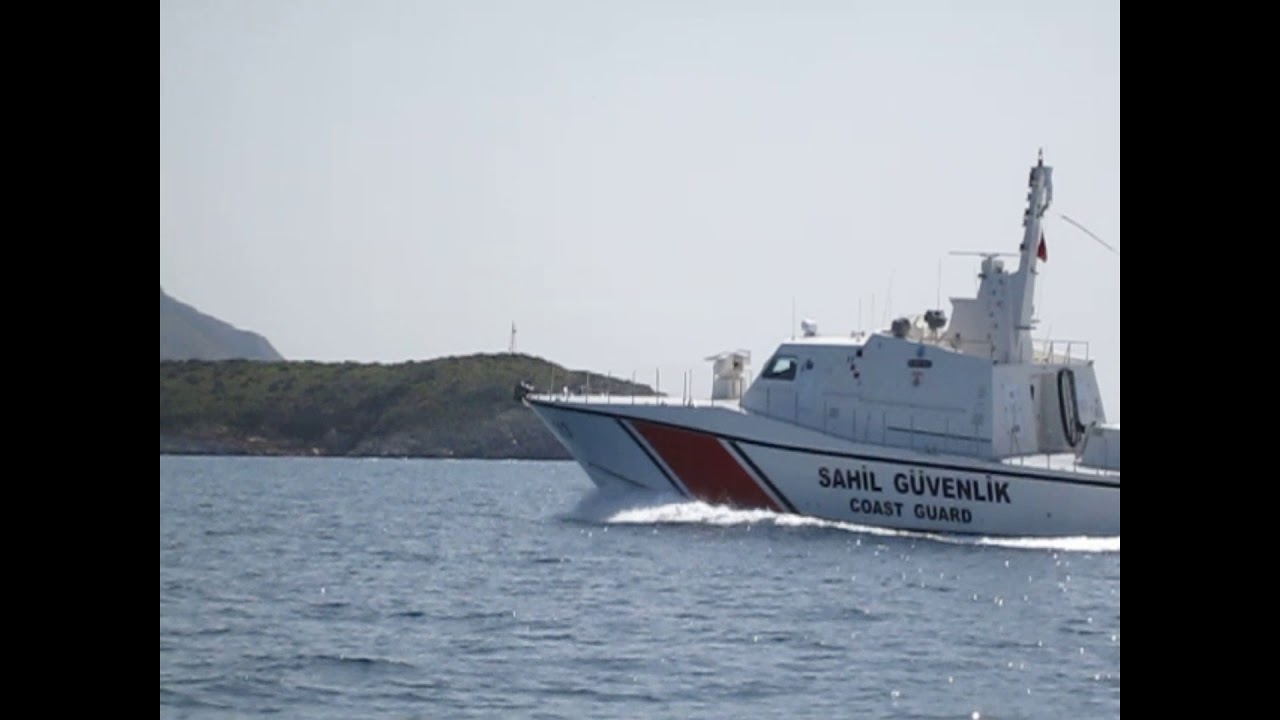 Türk Sahil Güvenliği Yunan Savaş Gemisini Uyarıyor