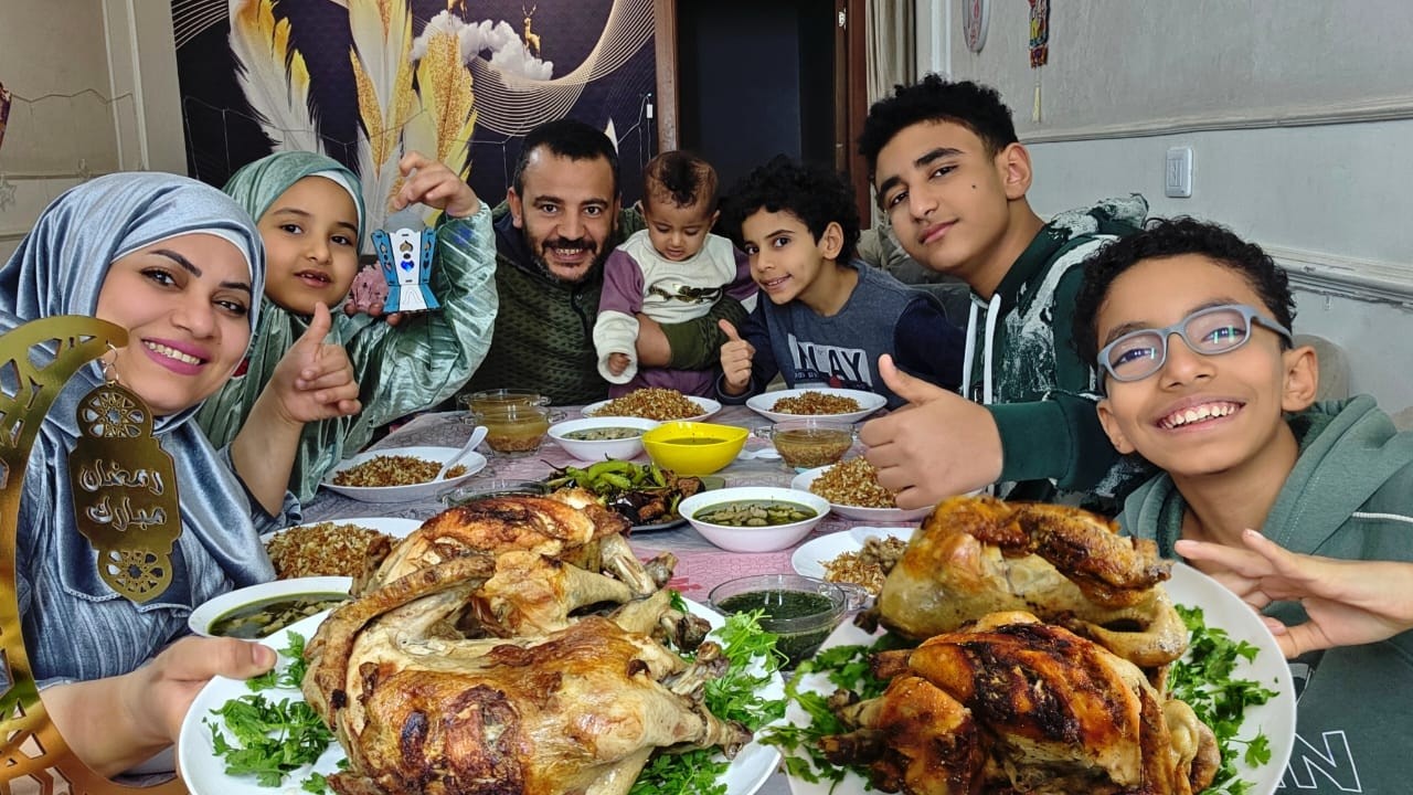 انا كفيت ووفيت اي حد هيتكلم تاني هدي له فوق دماغه😡فطرنا ثالث يوم رمضان عملت سفره ملوك بعيد عن الفايز