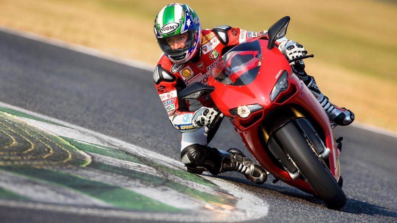 Motorcycle Body Position - How to move on your motorcycle when cornering