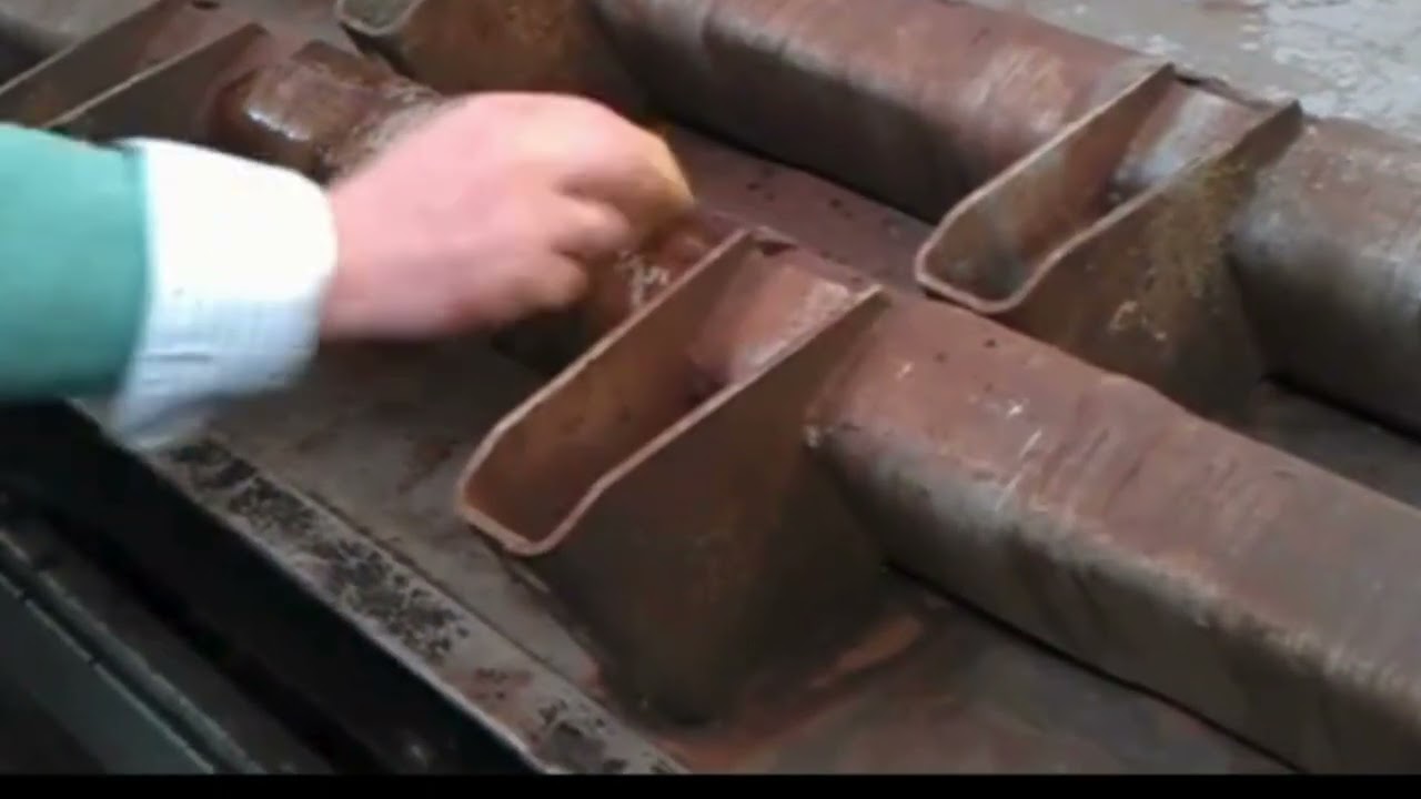Removing old scale and rust from a metal pipe | Emirates Demonstration
