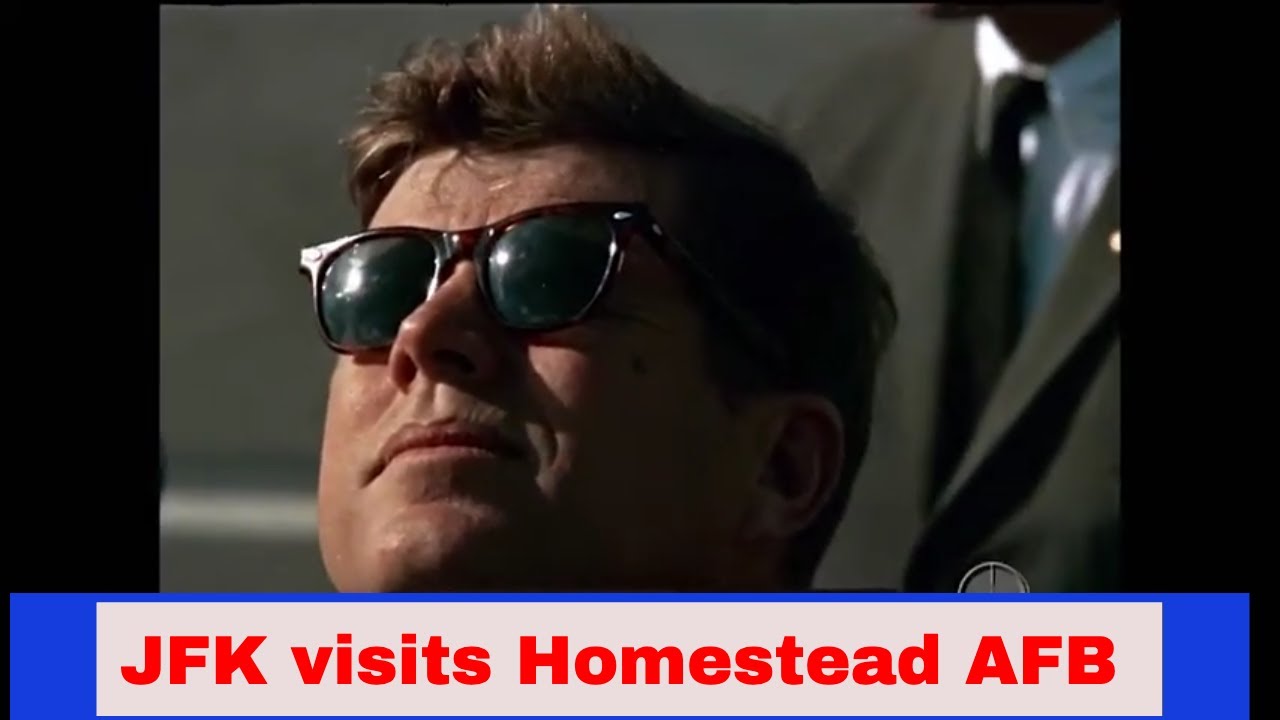 PRESIDENT JOHN F. KENNEDY VISITS HOMESTEAD AFB   NOVEMBER 26, 1962   CUBAN MISSILE CRISIS  XD31081