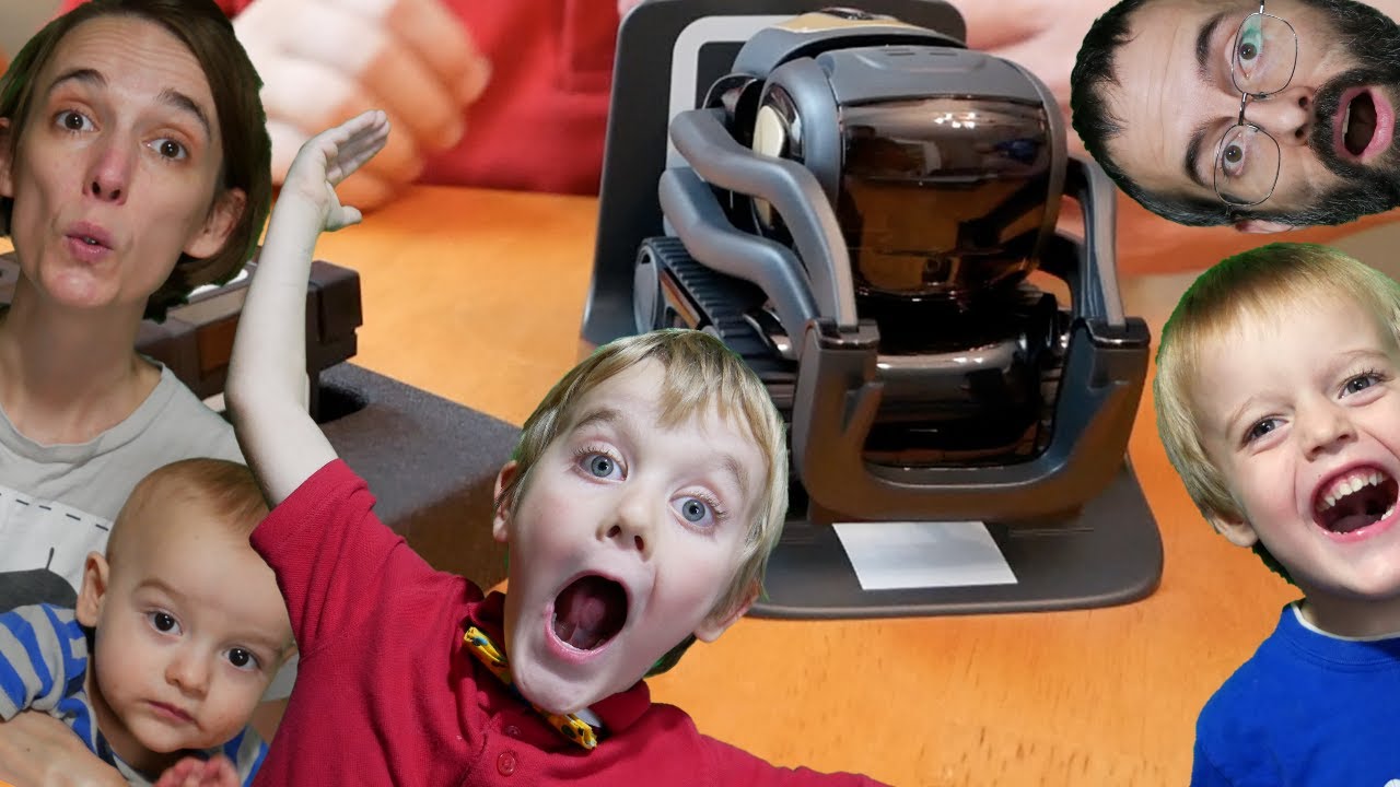 Anki Vector Unboxing - Family / Kids Reaction