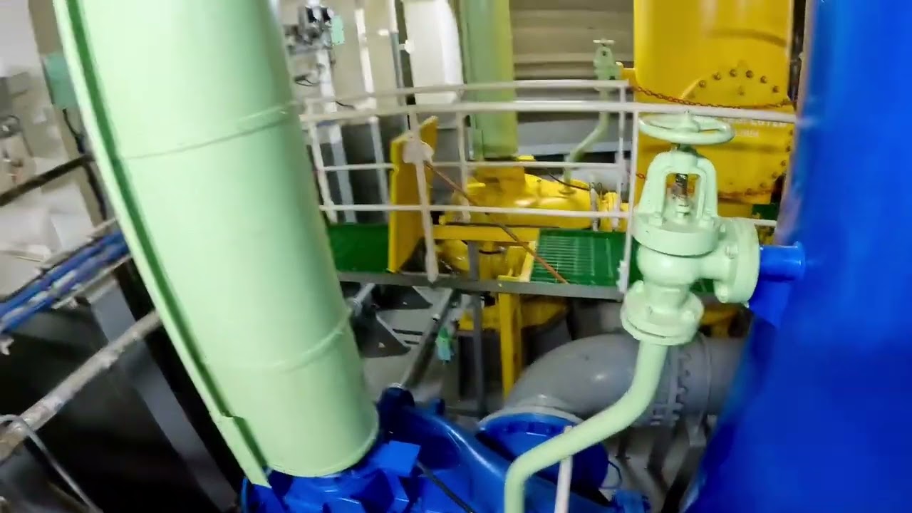 Cargo pumproom on a big Oil Tanker #sealife #tanker #bigship #machinery #engineering #mariner #sea 