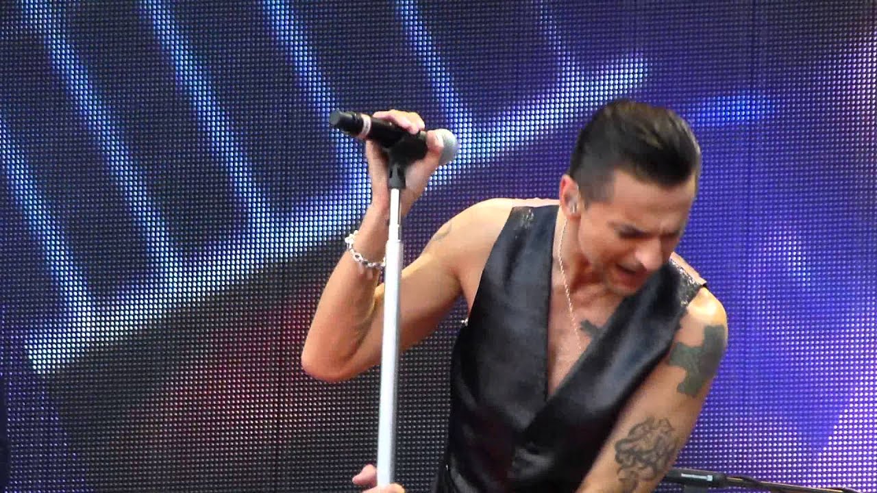 Depeche Mode - Walking In My Shoes (Lithuania, Vilnius, Vingis Park - 27.07.2013)
