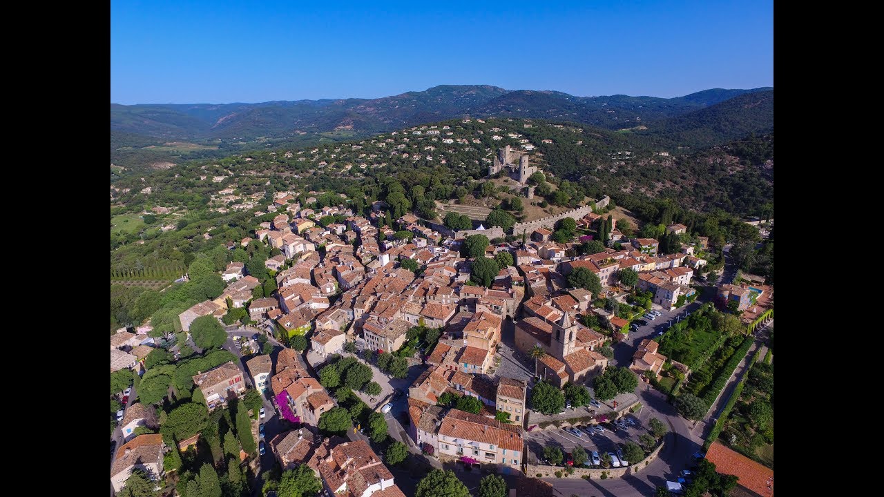 GRIMAUD - La mer a son village