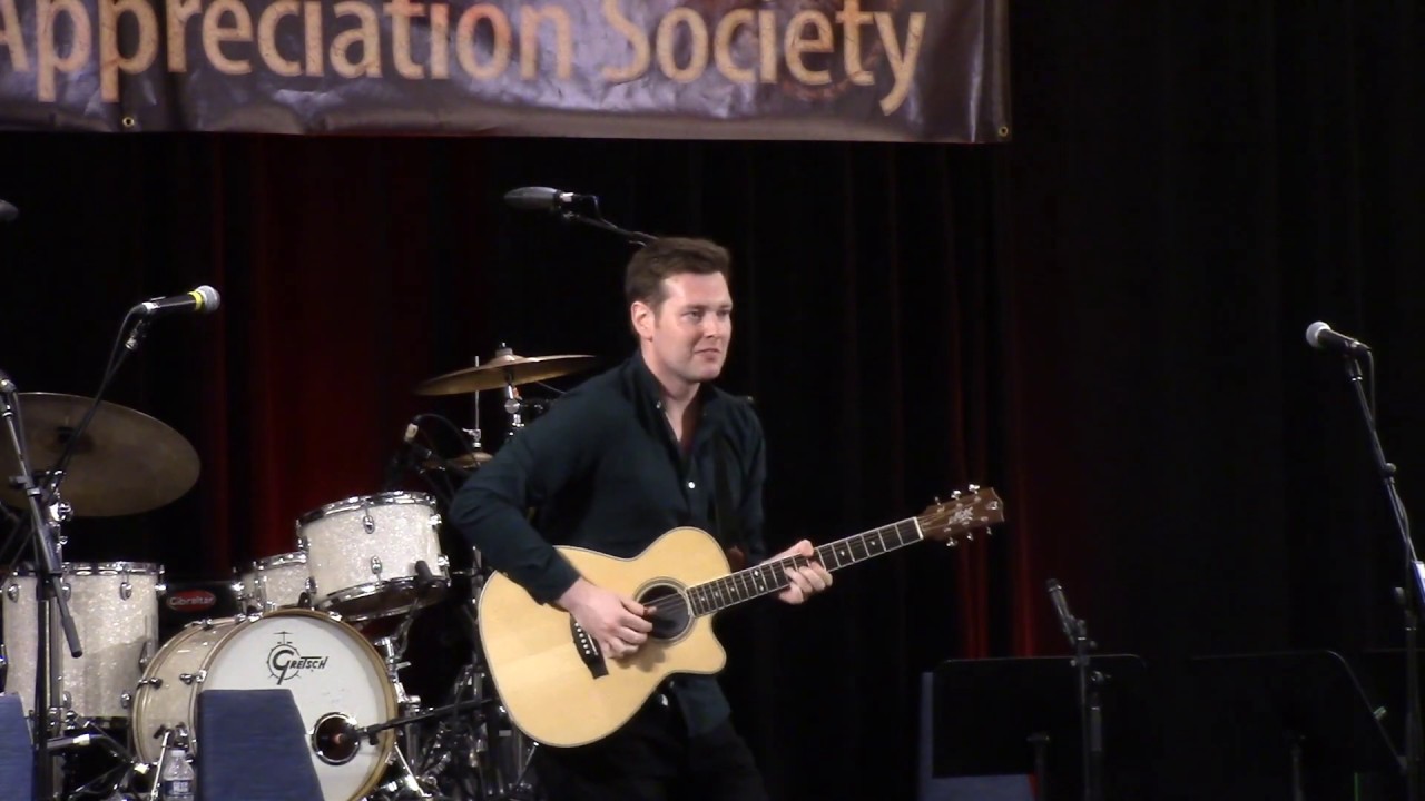 Shane Hennessy - Chet Atkins Medley