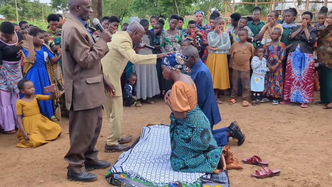 Rev.Abel j kasela akimsimika mch.Augustino mleba 