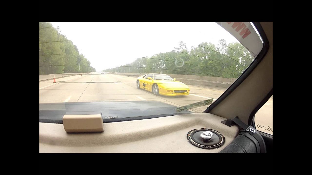 BMW S52 e30 plays with Ferrari 355