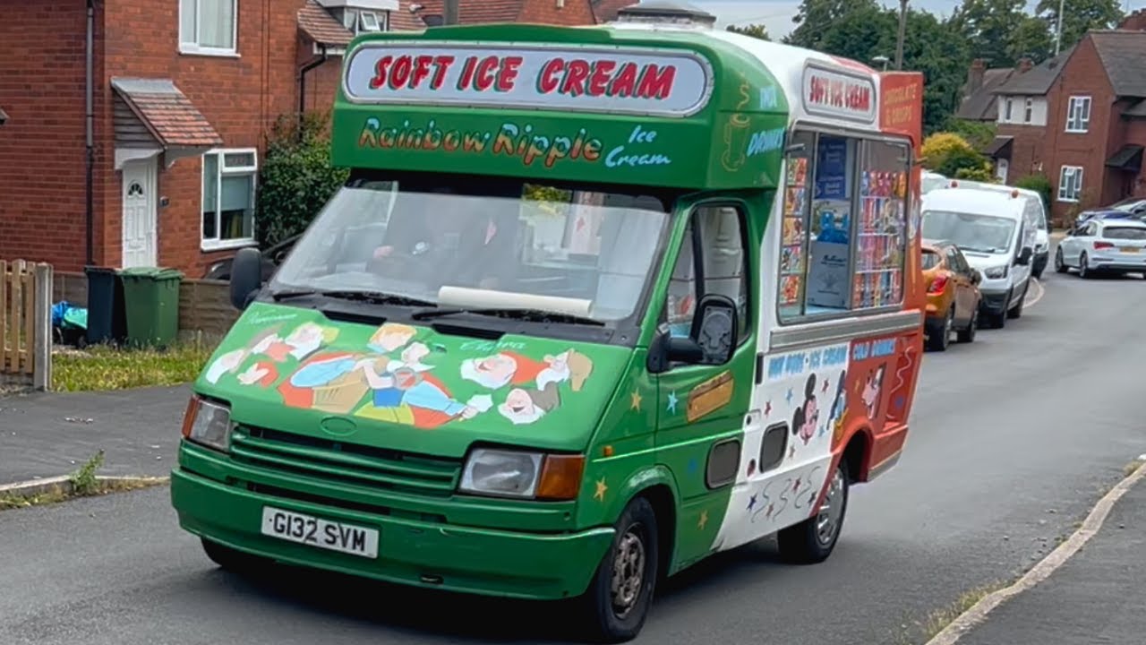 Local Ice Cream Van Playing La Cucaracha on Microminiatures Chime Box