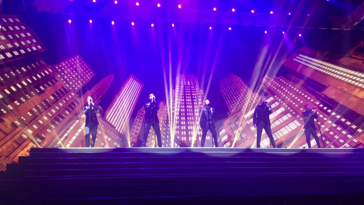 Show me the meaning of being lonely - Backstreet Boys Live in Dubai 2018