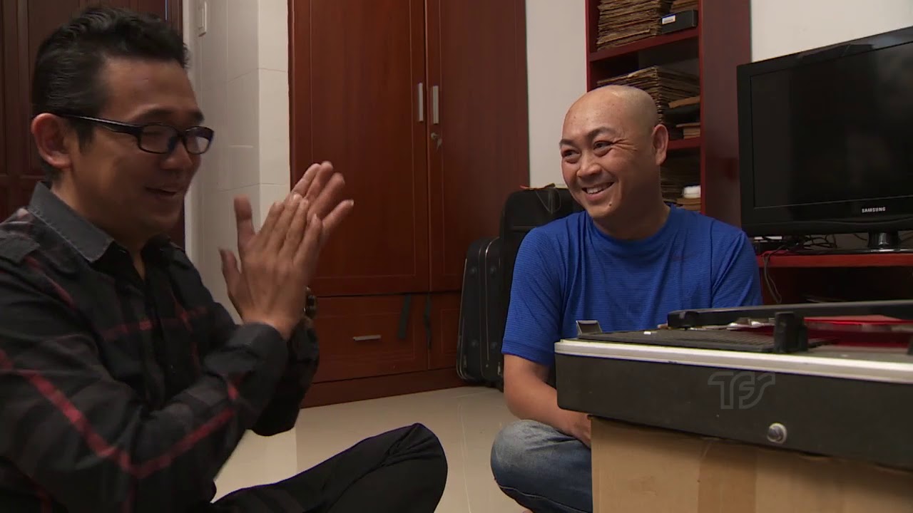 Nguyễn Lê Hiếu - Người Sưu Tầm Đĩa Than Đĩa Nhựa
