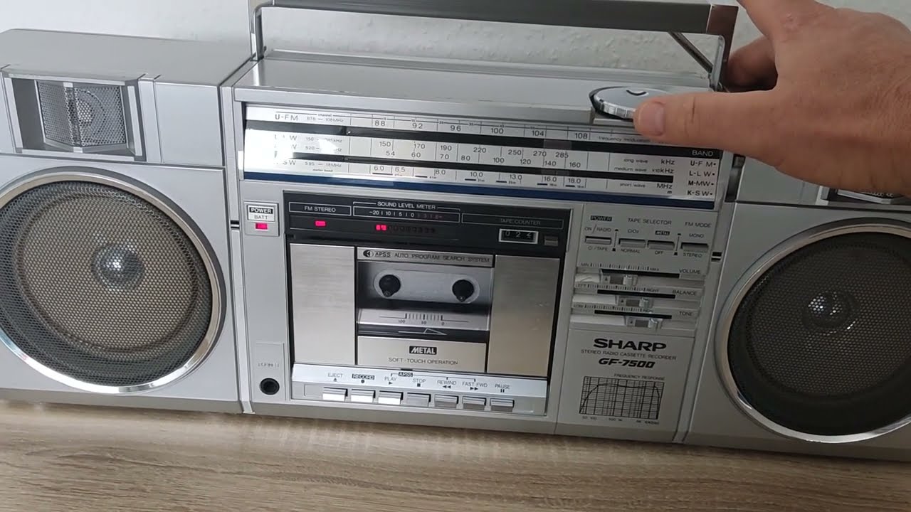 Ghettoblaster Sharp gf 7500 radiorecorder