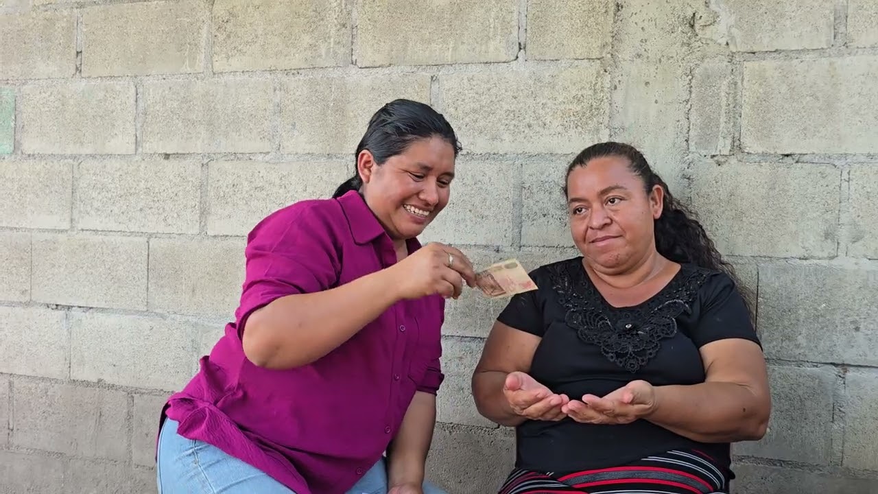 ¡Santo Dios! Le Regalaron $4,000 A doña Verónica 