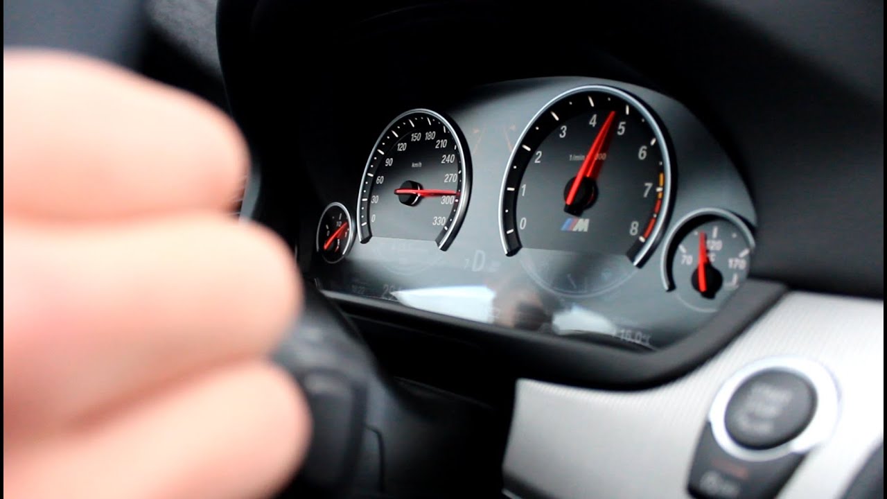 BMW M5 F10 Autobahn Run | 302 km/h | www.hartvoorautos.nl | English Subtitled