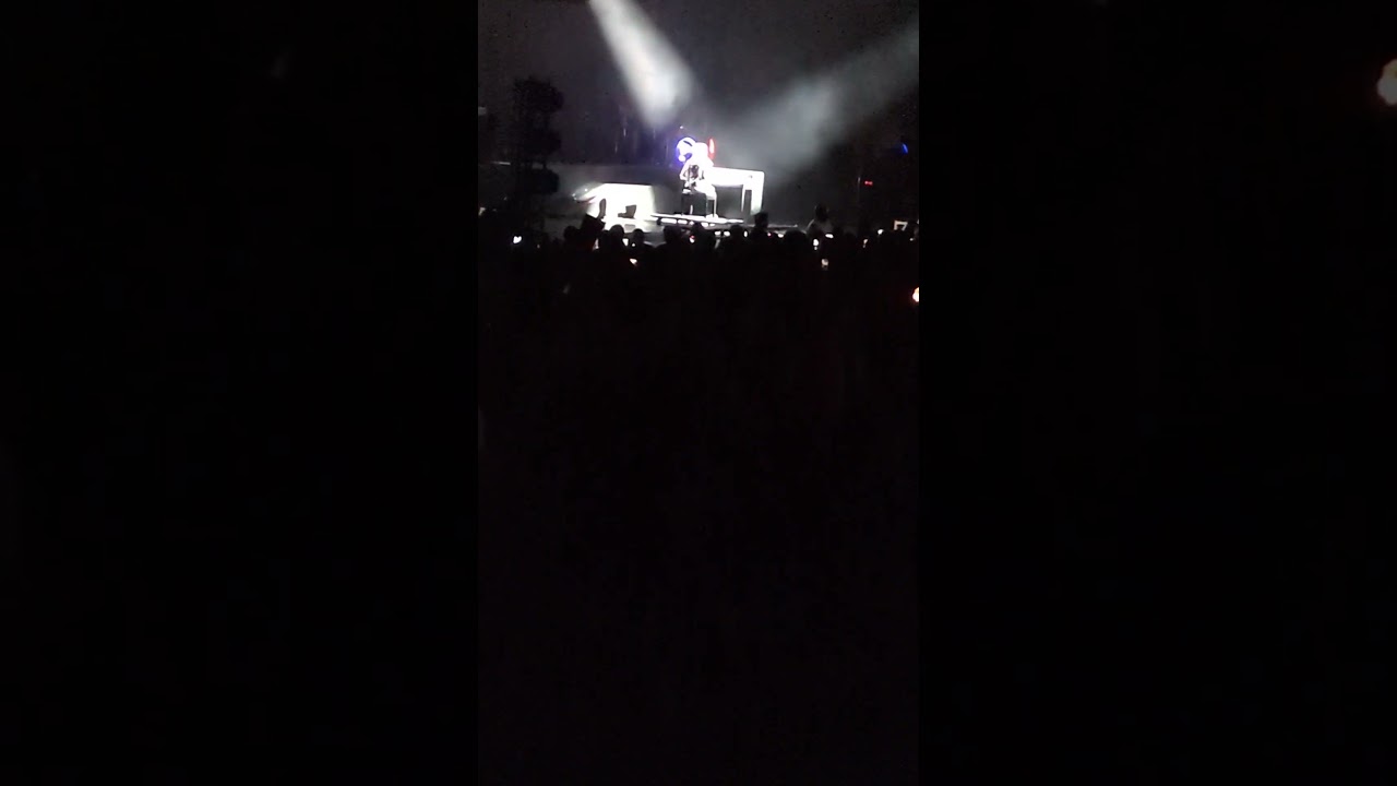 Clip of Sum 41 crash live 9/15/24