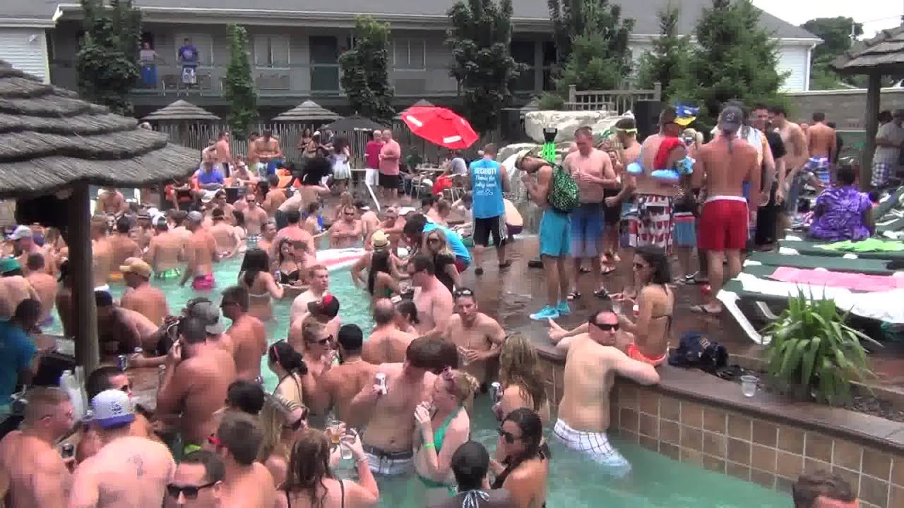 Mist Pool Bar - Put-in-Bay Ohio
