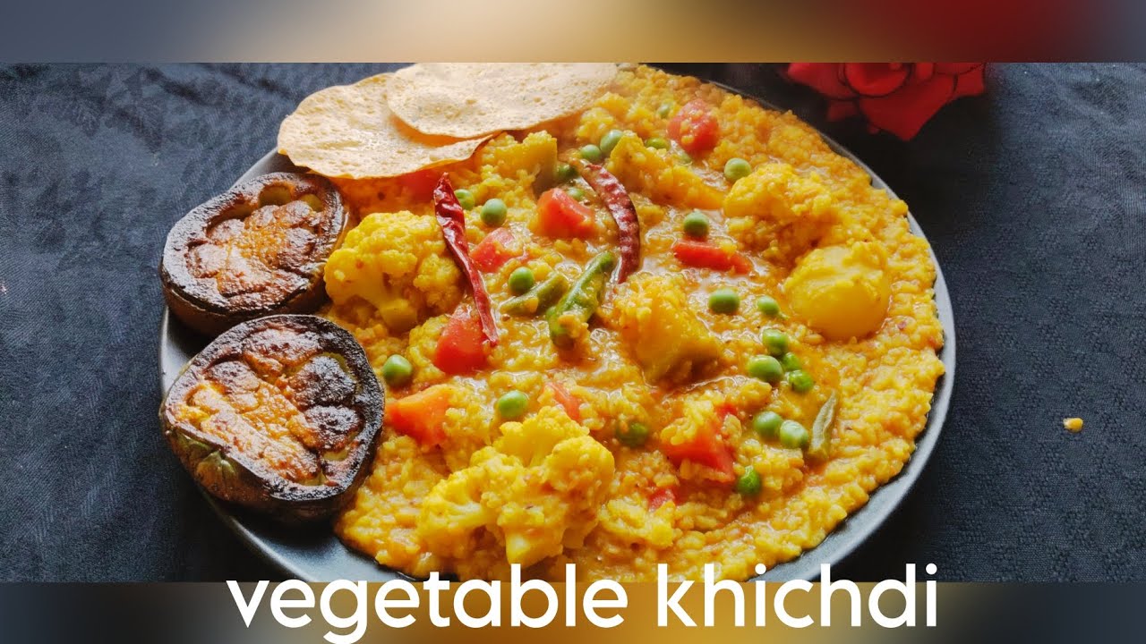 শীতের সবজি দিয়ে নিরামিষ খিচুড়ি||#khichuri#vegetablekhichuri#bengalicuisine#platesofflavorbysoma