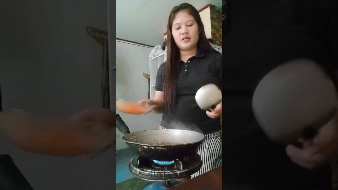 Cooking pansit canton with sotanghon 🤤